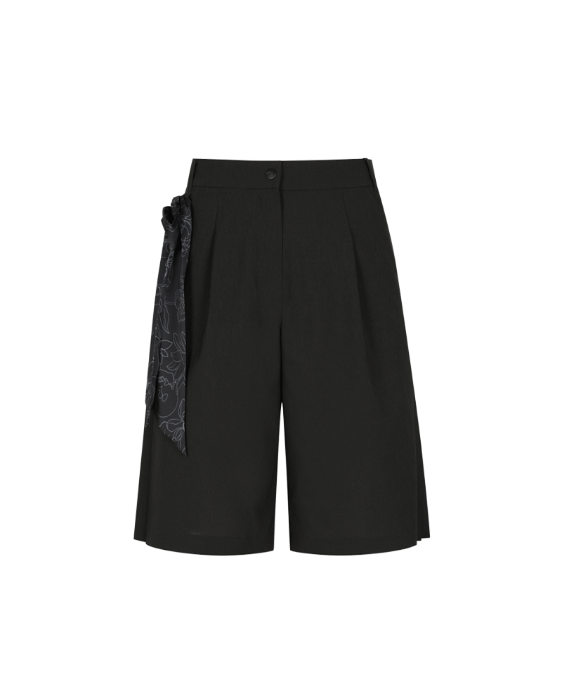 Amazing Cre Women's Aero luxe Pleated Short Pants - Black