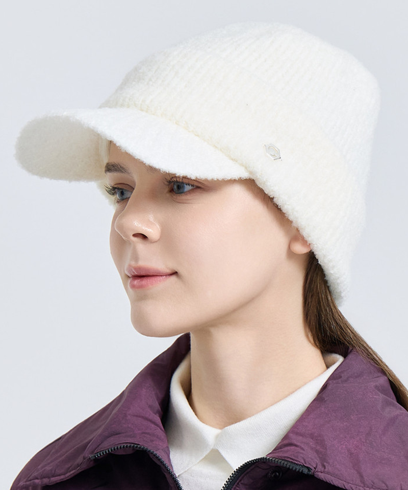 Challenger Women's Boucle Knit Cap - Cream