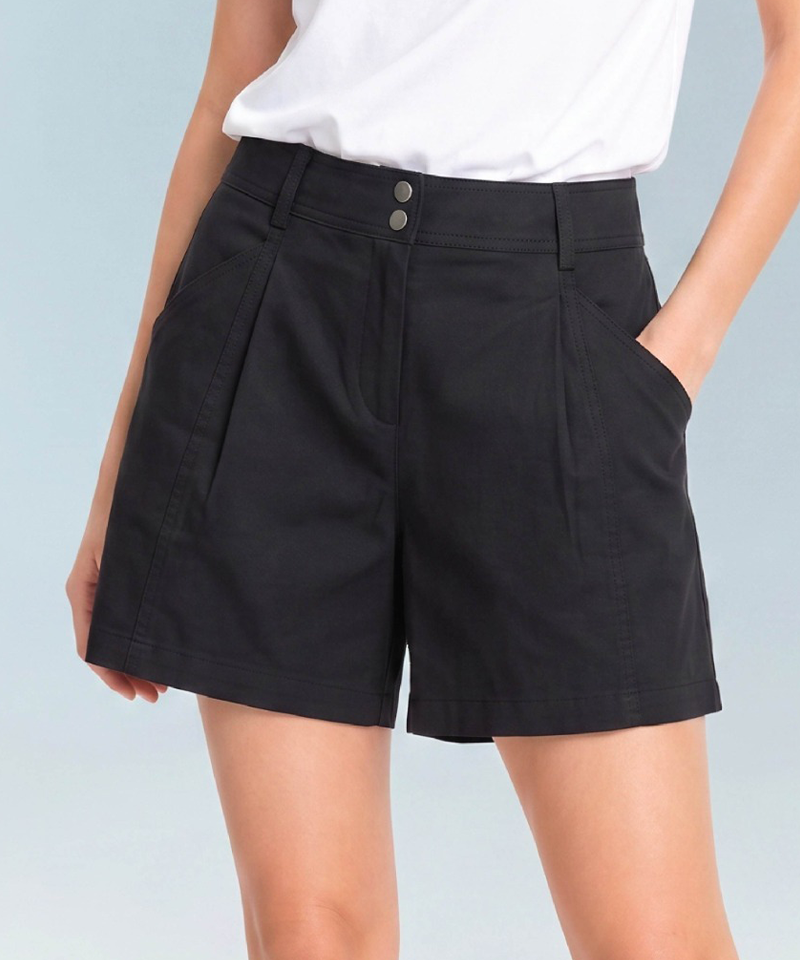 Not-Too-Short Single-Pleat Natural A-line Summer Half Pants - Black