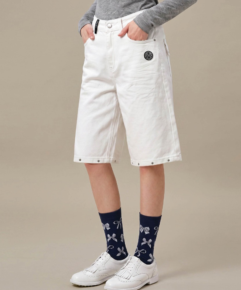 Bermuda Shorts Featuring a Trendy Pattern And Rivet Details - White