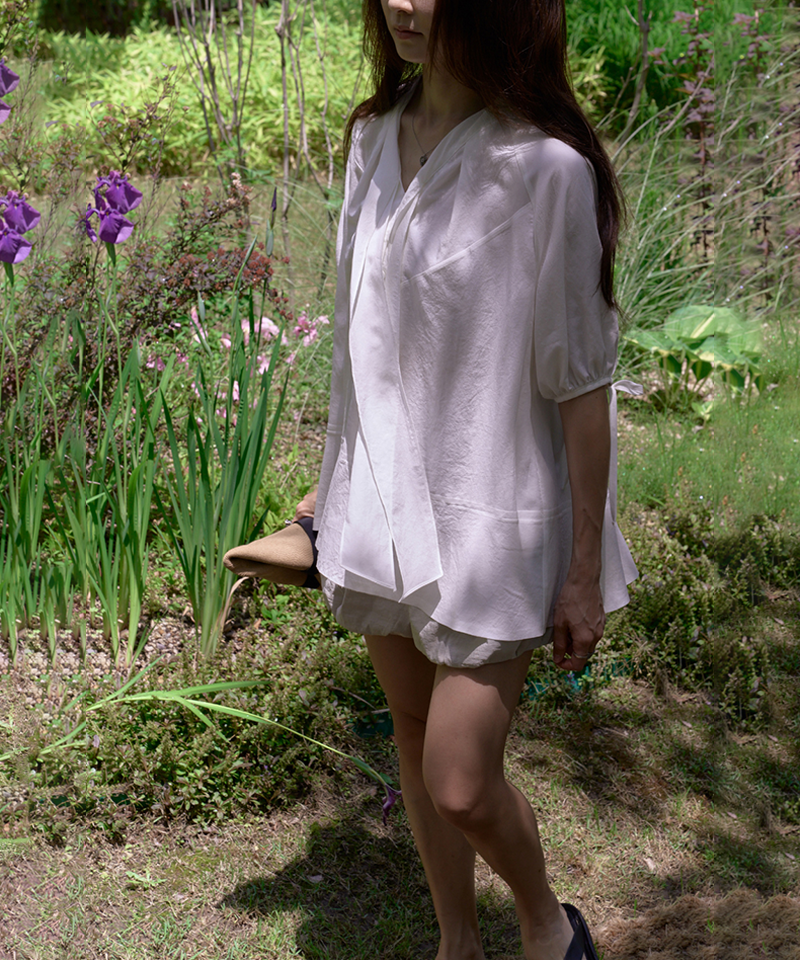Monday Flow Airy Tie Blouse - White