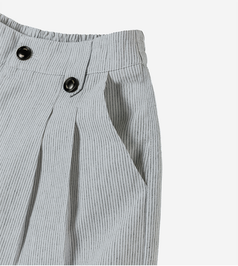 OBER Golf Button Pintuck Roll-Up Shorts - White