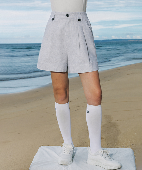 OBER Golf Button Pintuck Roll-Up Shorts - White