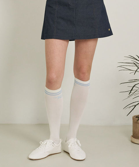 POSHERD Labe Pile Cushion Knee Socks - White