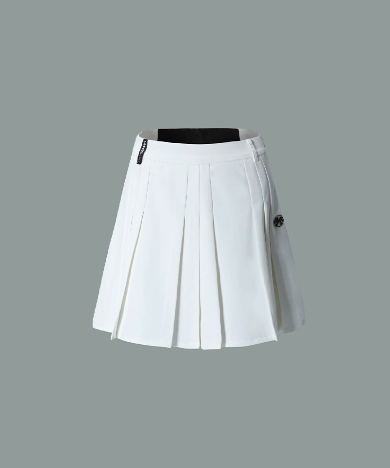 A Classic Feminine Pleated Skirt - White
