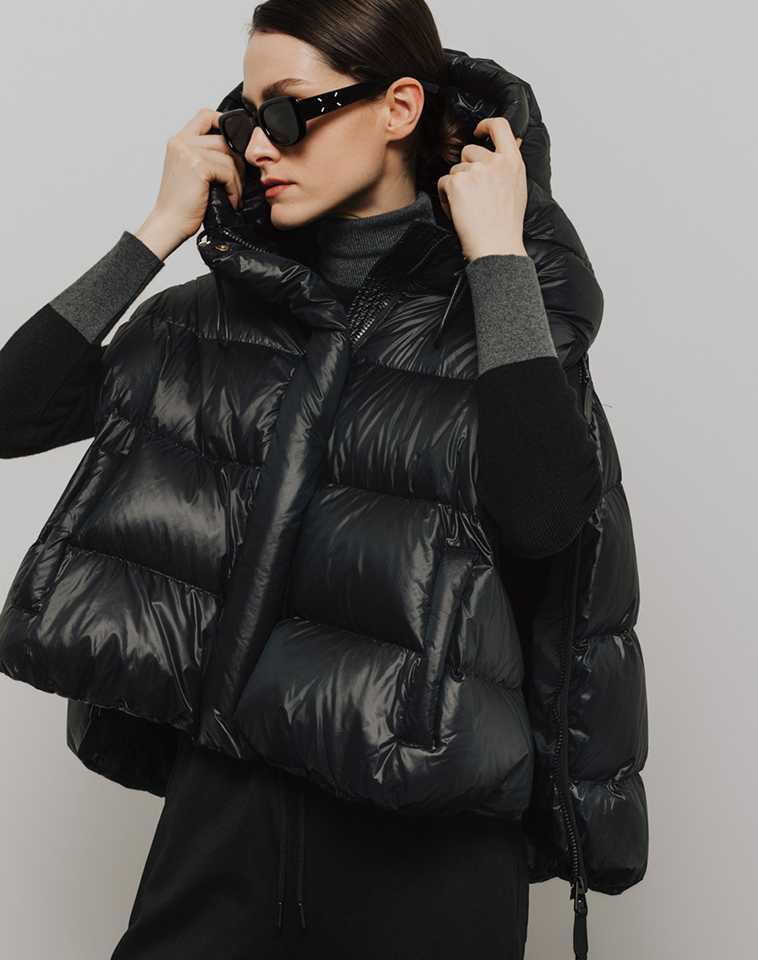 OBER Golf Women's Hooded Cape Down Padding - Black