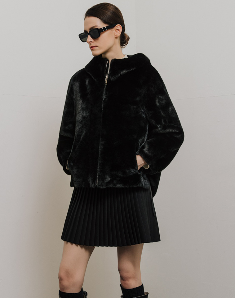 OBER Golf Women's Hooded Fur Jacket - Black