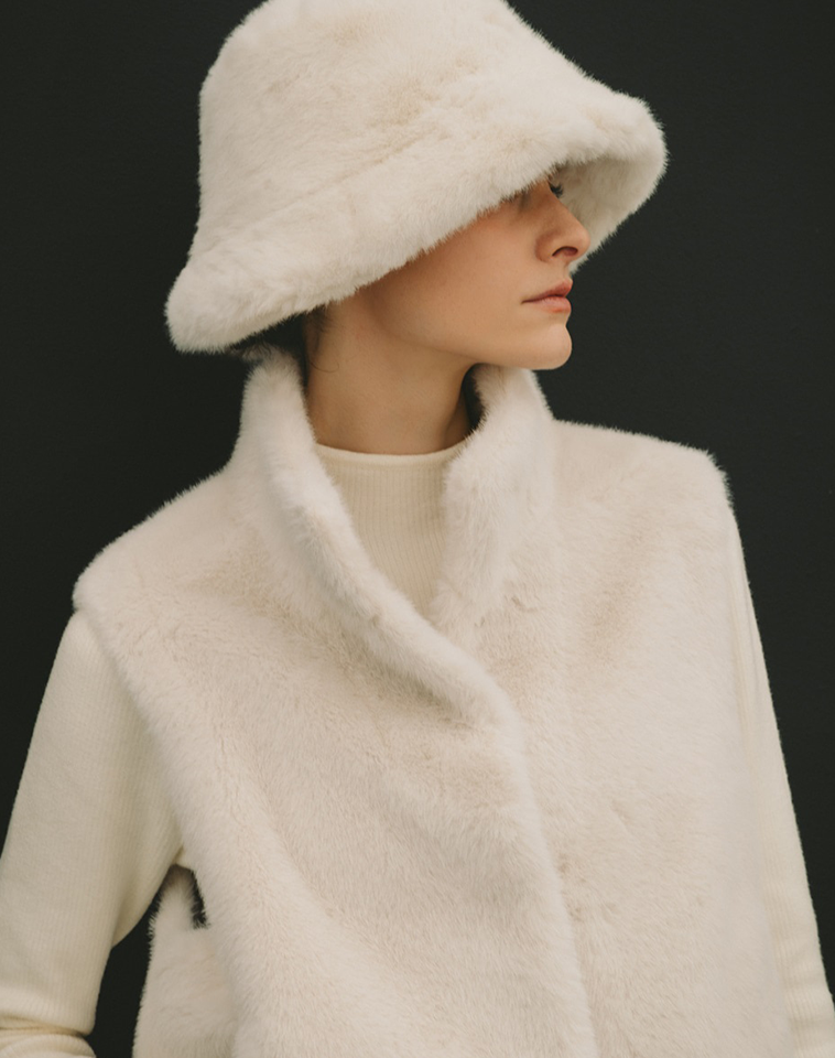 OBER Golf Women's Winter Bucket Hat - Ivory