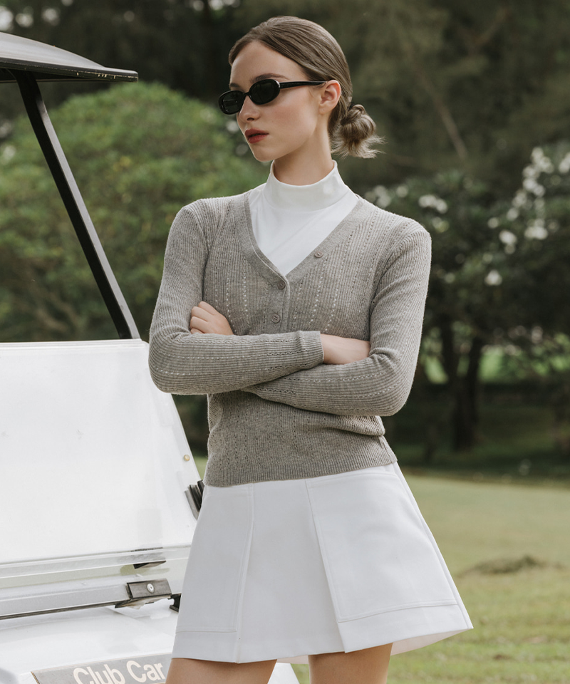 OBER Golf Curly V-Neck Knit Top - Light Gray