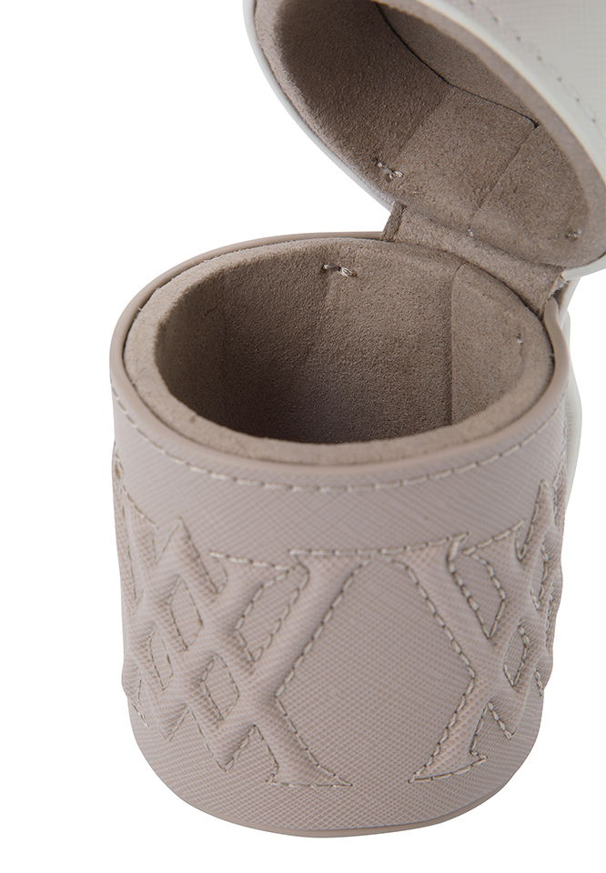 Beige color block two ball golf case, detail view
