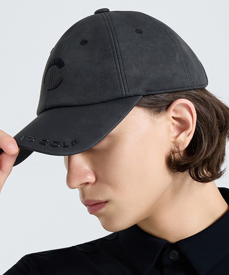 Challenger Men's Cracked Leather Wappen Ball Cap - Black