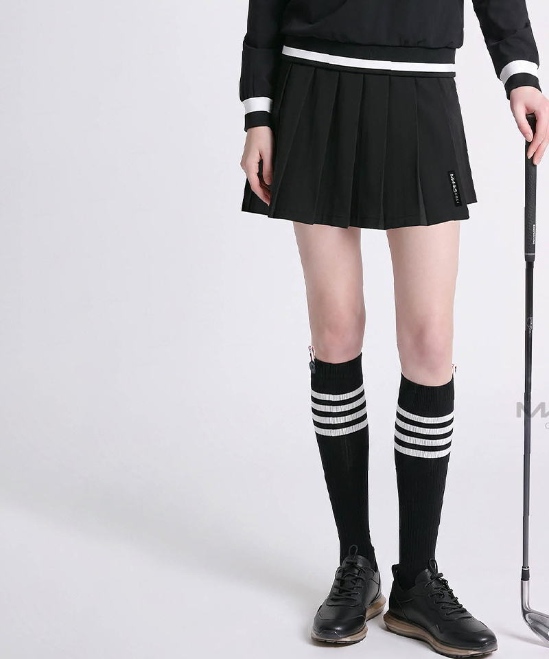 Transitional Pleats Lab Stretch Half Pants - Black