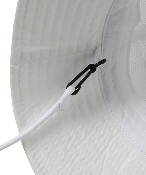 MACKY Golf: Line String Bucket Hat - White