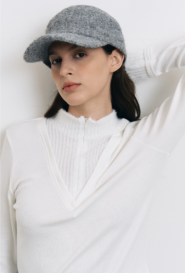 BERMUDA GRASS Two-way Fur Color Block Knit T-Shirt - White