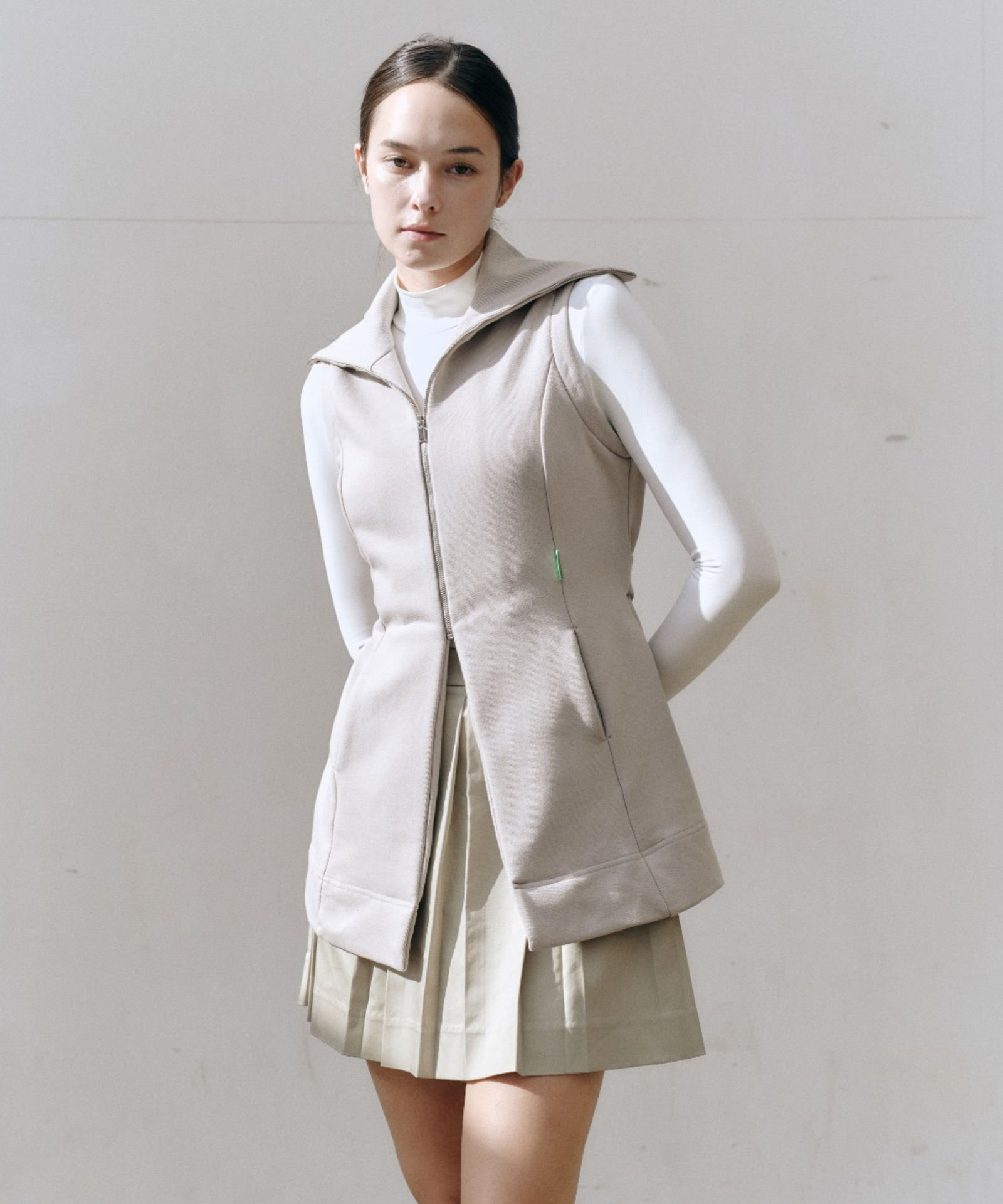 BERMUDA GRASS Big Collar Belt Vest Beige