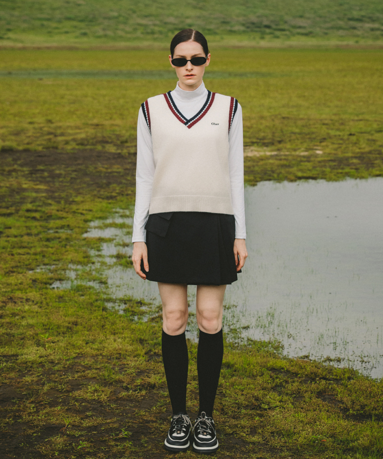 OBER Golf Colorblock Knit Vest Ivory