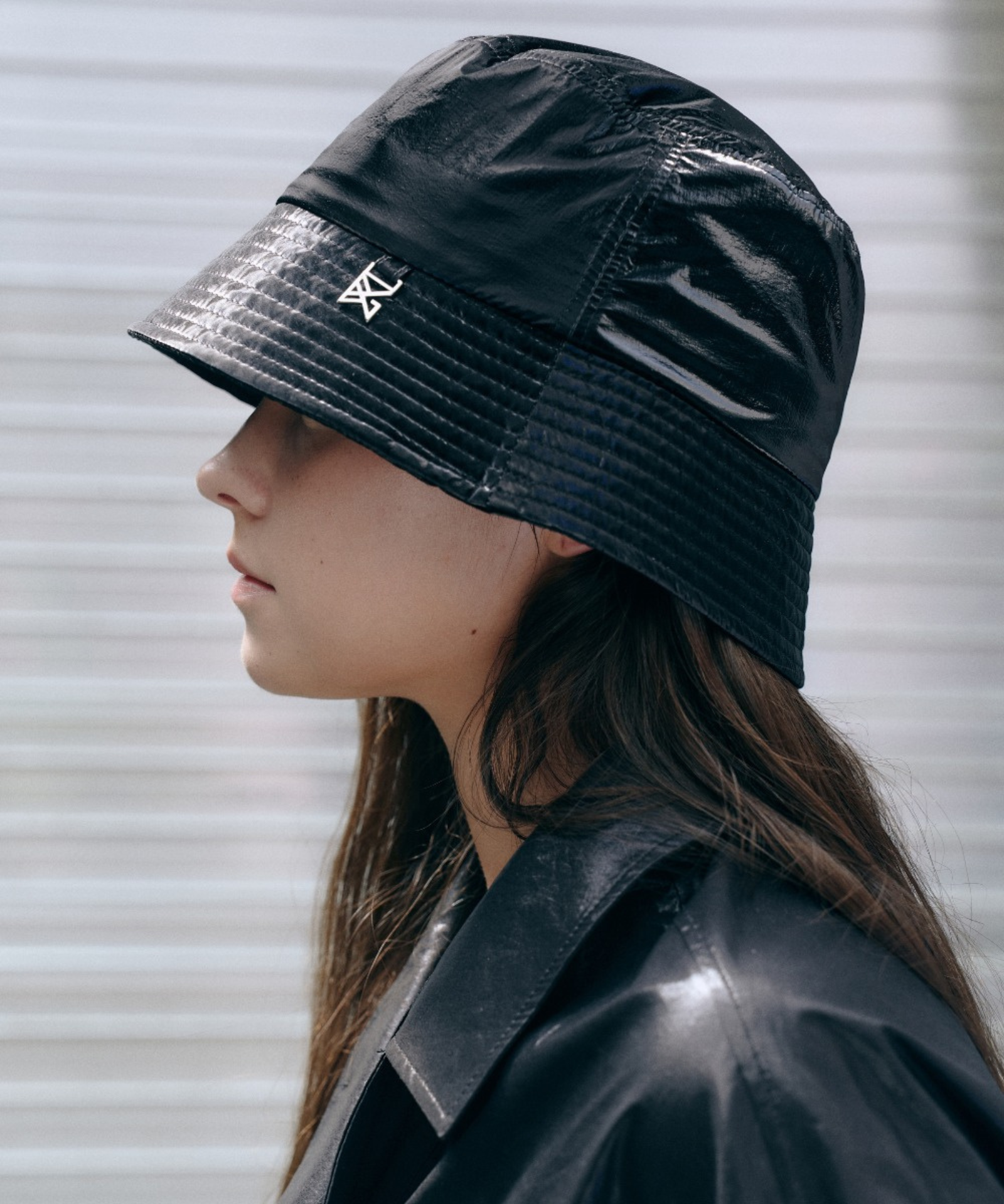 BERMUDA GRASS Glossy Bucket Hat Black