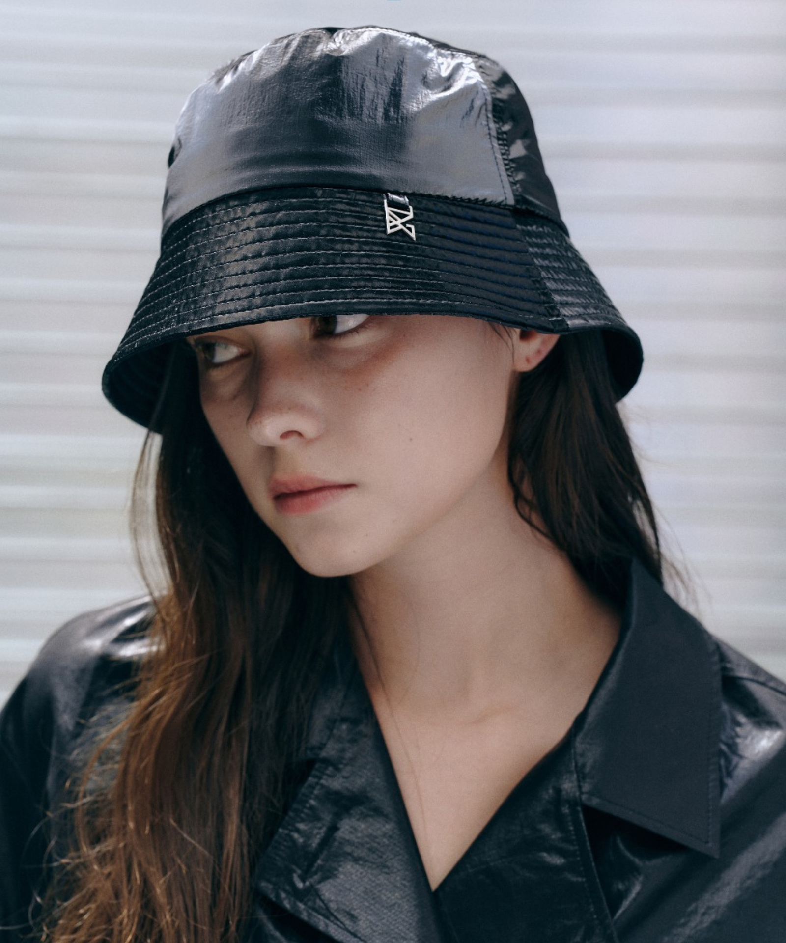 BERMUDA GRASS Glossy Bucket Hat Black