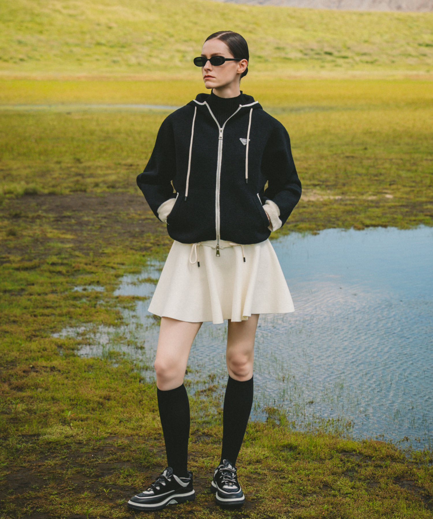 OBER Golf Hairy Color Block Hooded Zip-Up Ivory
