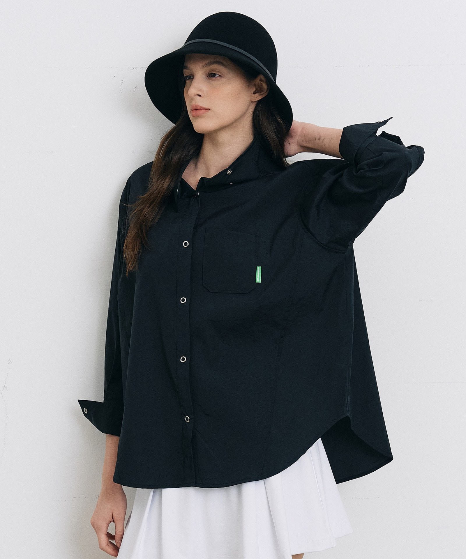 BERMUDA GRASS High-Neck Back-Slit Windbreaker Shirt Black