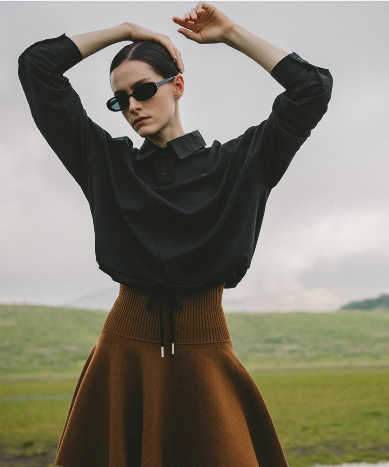 OBER Golf High Waisted Flared Knit Skirt Brown