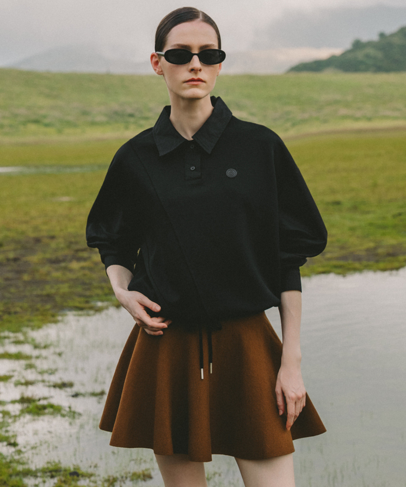 OBER Golf High Waisted Flared Knit Skirt Brown