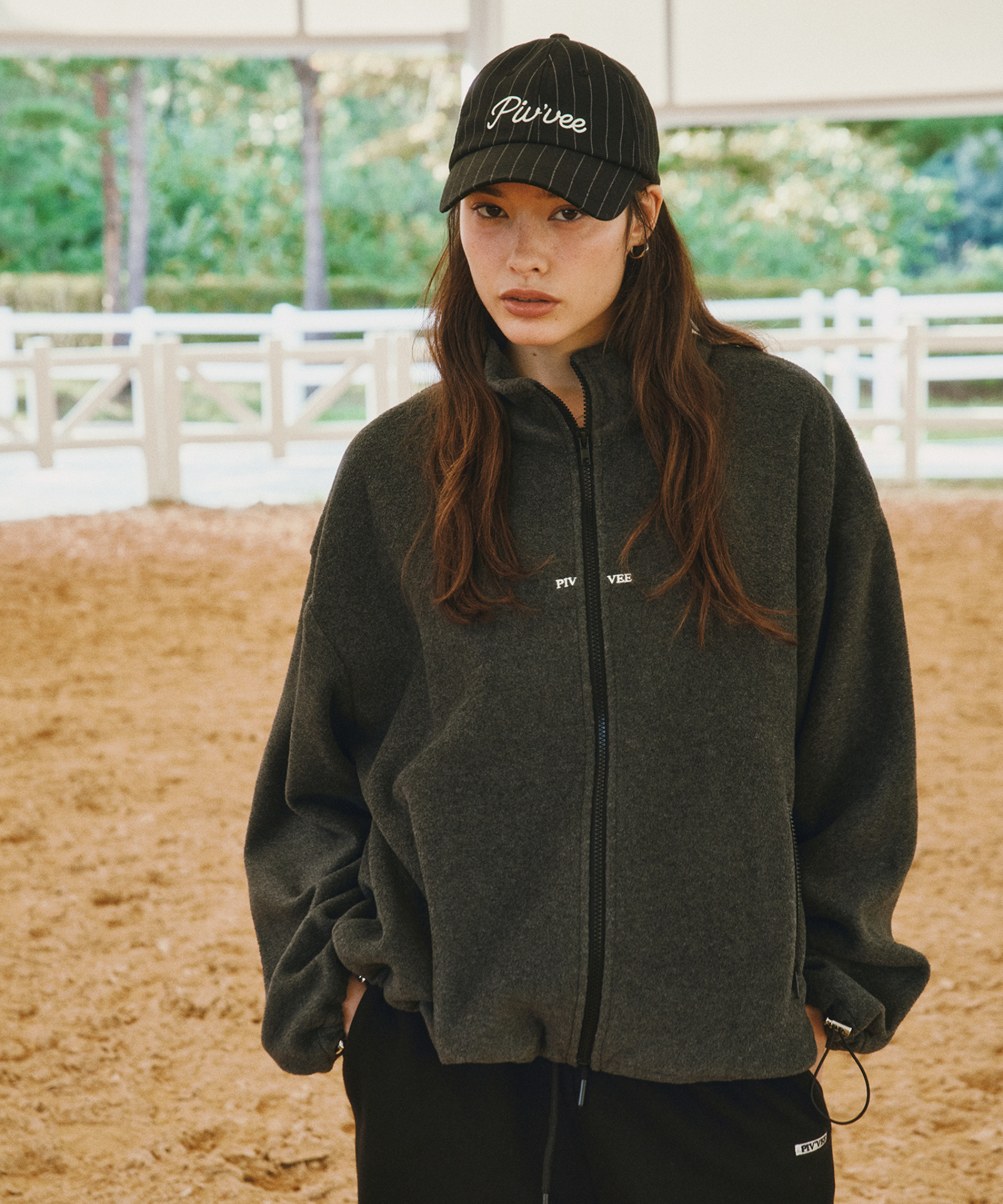 PIV'VEE Logo Split Fleece Jacket Fuzzy Charcoal