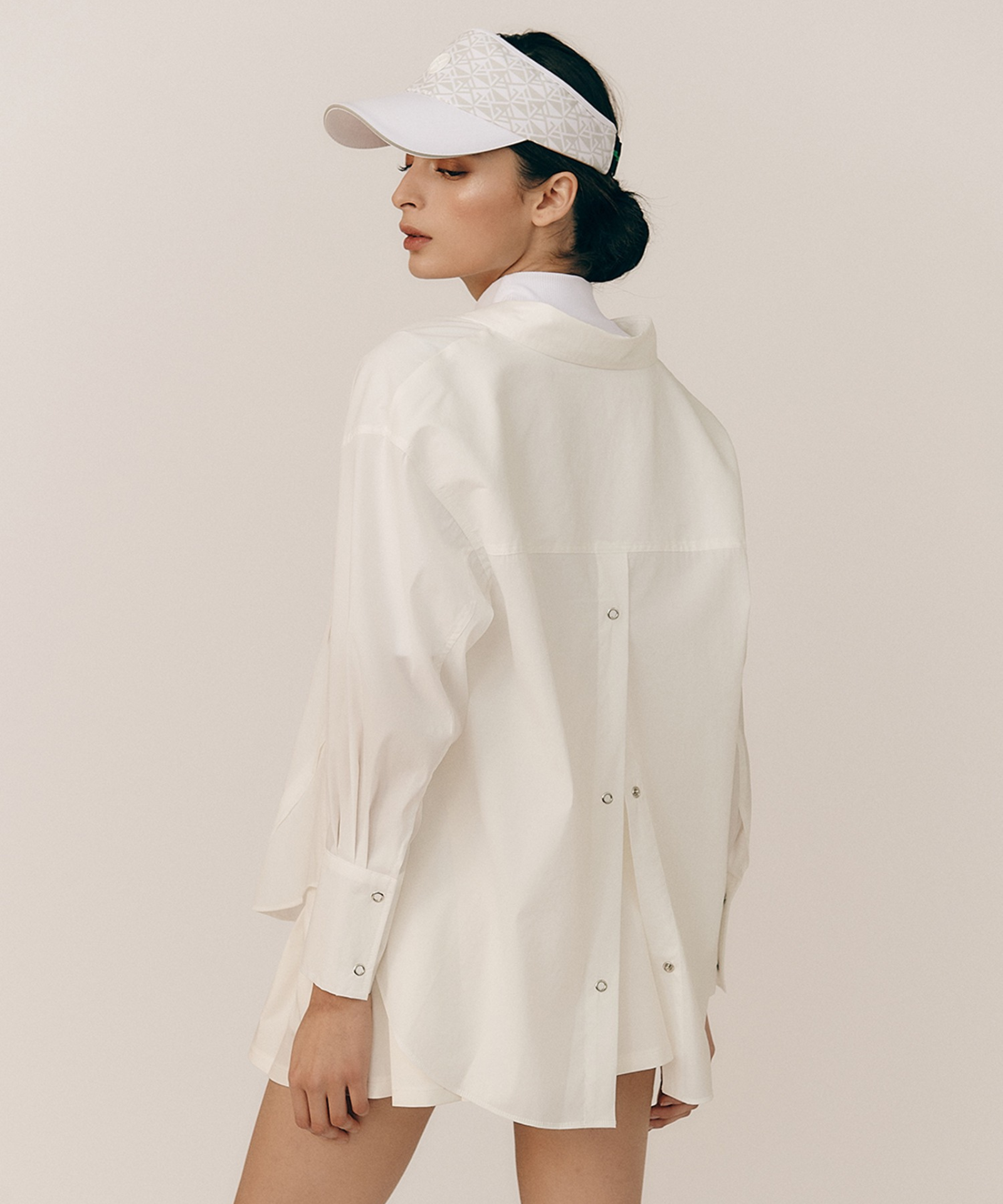 BERMUDA GRASS Overfit Back-Slit Windbreaker Shirt White