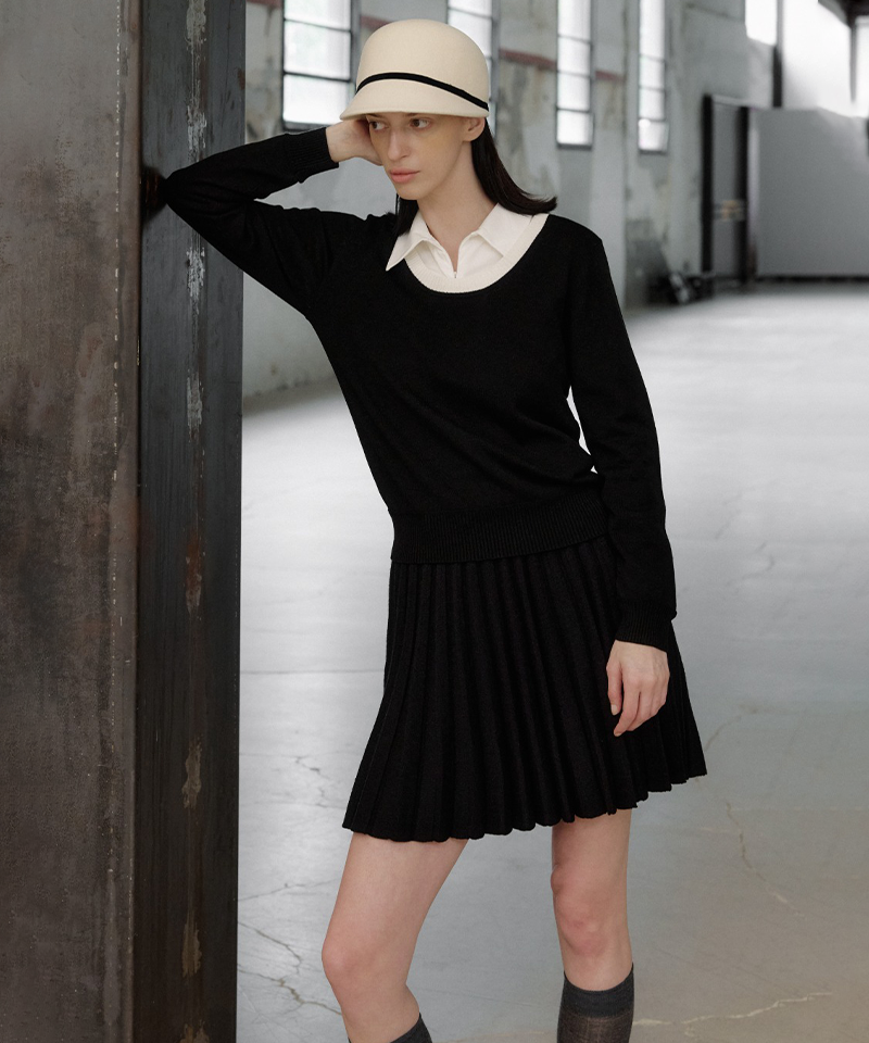 Anell Golf Round Cashmere Knit Top - Black